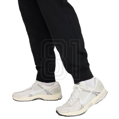 4. Nike Club M FN3787-010 Pants