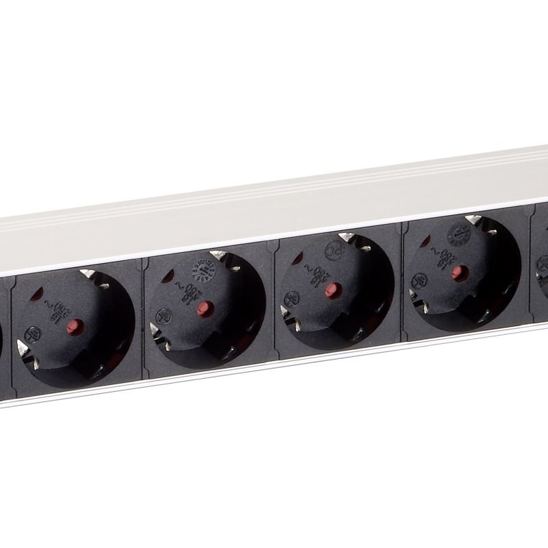 3. Equip 333293 PDU 8-way power distribution unit 1U Black, Silver