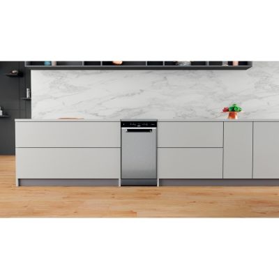 5. Freestanding dishwasher WHIRLPOOL WSFO3T223PCX 10 sets.