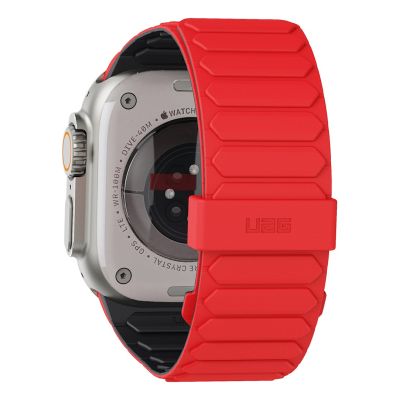7. UAG Pathfinder – reversible silicone magnetic band for Apple Watch Series 4–6 & SE 1–3, 44 mm / Series 7–9, 45 mm / Series 10–11, 46 mm / Ultra 1–3, 49 mm (Ash/Lava)