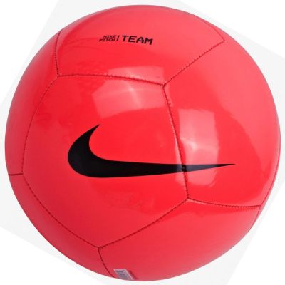 10. NIKE PITCH BRIGHT CRIMSON/BLACK S.5 FOOTBALL