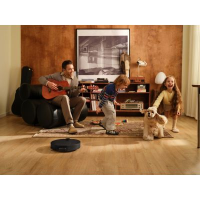 6. Roborock Saros 10 Robot Vacuum Cleaner (Black)