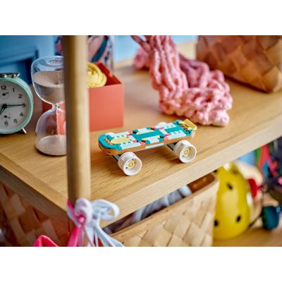 12. LEGO Creator 31148 Retro Roller Skate