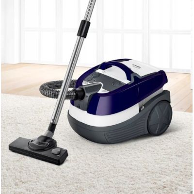 7. BOSCH BWD 41740 AquaWash&Clean vacuum cleaner