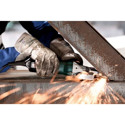 5. Metabo 613060000 angle grinder 2.1 kg