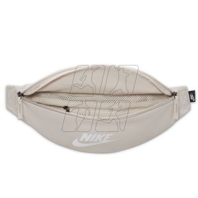 4. Nike Heritage Waistpack DB0490-104