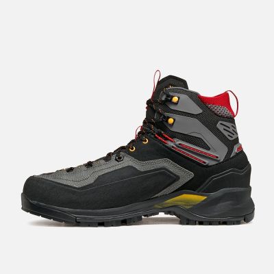 3. Garmont Akron Mid GTX Adult Black