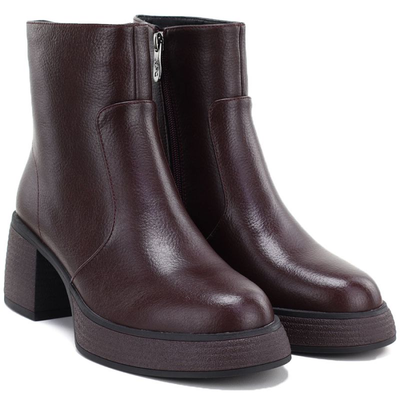 4. Women's leather ankle boots on a burgundy platform D&A S.Barski CR62-3369