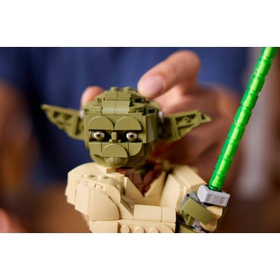 7. LEGO Star Wars 75438 - Yoda Bust