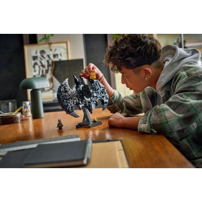 3. LEGO Super Heroes DC 76330