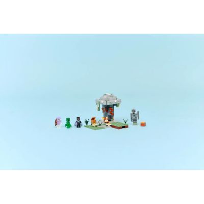3. LEGO Minecraft 21586 Pale Garden