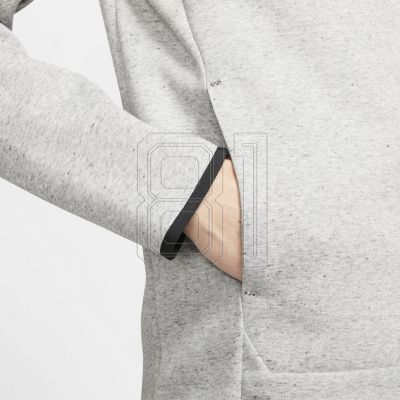 14. Nike Sportswear Tech Fleece M DD4688-010 sweatshirt