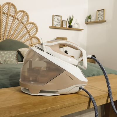 4. TEFAL Pro Express Vision GV9E22 steam generator