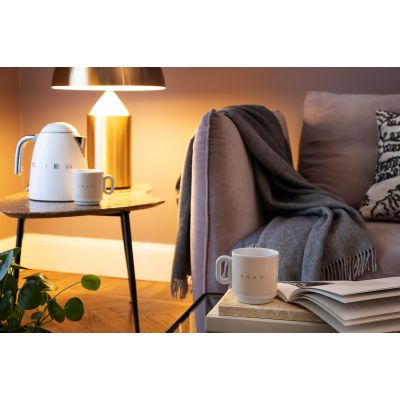 82. Smeg KLF03CREU Electric Kettle 1.7 L 2400 W Cream