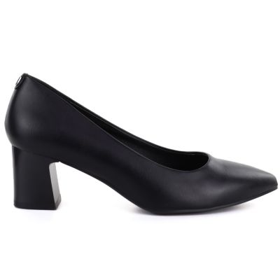 2. Women's black Sergio Leone PB413 pointed toe pumps