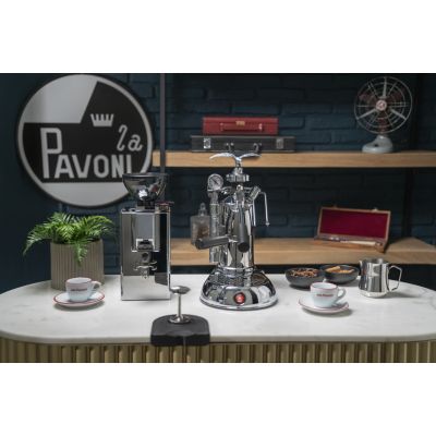 3. La Pavoni Milano Manual Lever Espresso Machine, Silver