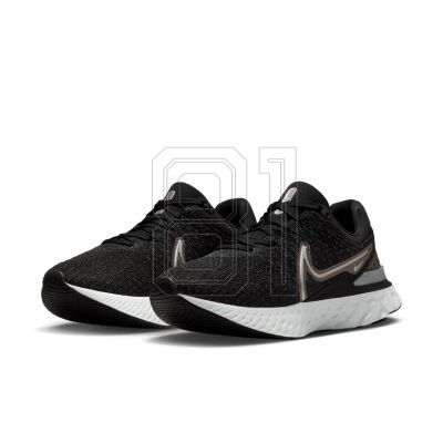 12. Running shoes Nike React Infinity Run Flyknit 3 W DD3024-009