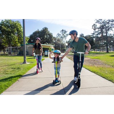 14. Razor A5 Air Scooter 13073005 (Black)