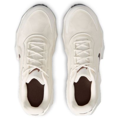 2. Nike Aura Edge HQ7025-105 shoes
