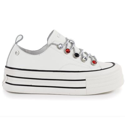 2. Women's leather sneakers on the platform white Goe T2N4072
