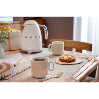 80. Smeg KLF03CREU Electric Kettle 1.7 L 2400 W Cream