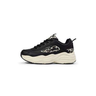 5. Fila Skye ZP women's sports shoes sneakers fashionable comfortable lightweight
