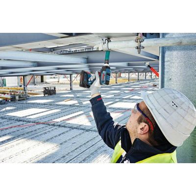 4. Bosch ProCORE 14V 4.0Ah Professional Battery Black