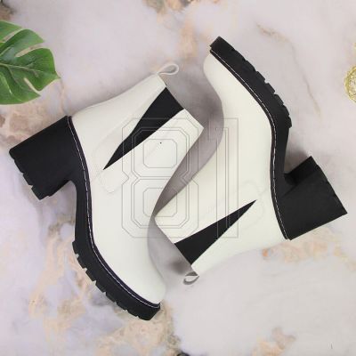 7. Chelsea boots on the post, slip-on insulated Artiker W HBH42