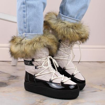 5. Vinceza W JAN262 beige lace-up snow boots with fur