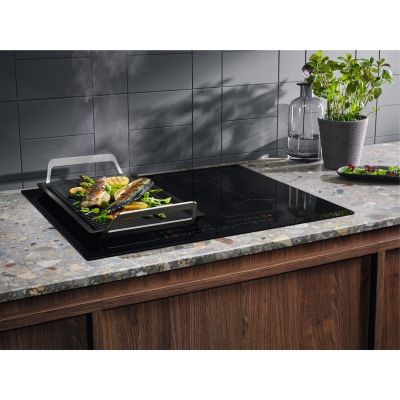 4. ELECTROLUX EIV644 induction hob