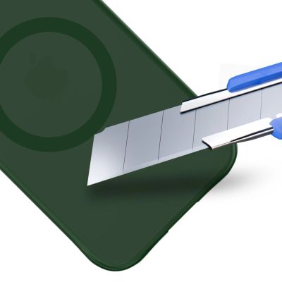 9. 3mk Smoke MagCase for iPhone 17 - Green-Translucent