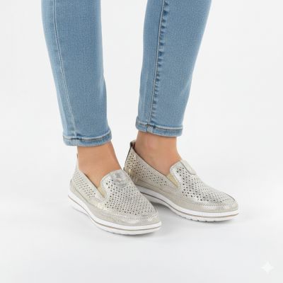 5. Women's leather openwork shoes in gold Jezzi 5364