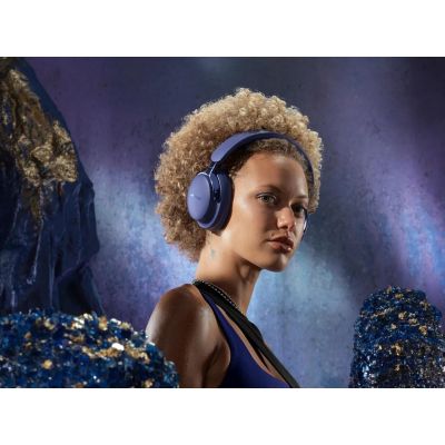 2. Bose 890101-0300 Headphones/Headset Wireless Headband Calls/Music Bluetooth Purple