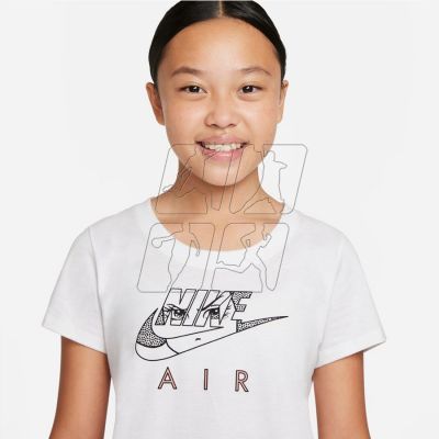 3. Nike Sportswear Tee Mascot Scoop Jr DQ4380 100