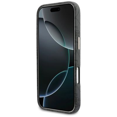 5. Guess 4G Script MagSafe case for iPhone 17 - black