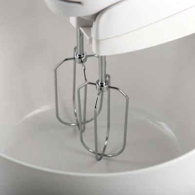 15. Adler AD 4206 hand mixer (300W; white)