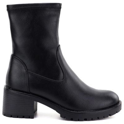 7. Women's black high-heeled ankle boots Potocki SZ12835