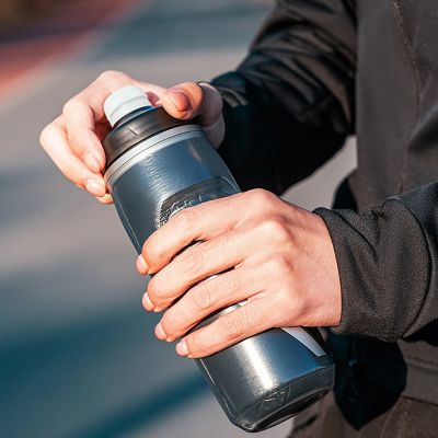 3. Rockbros Thermal Bike Bottle 620 ml BPA Free - Gradient Black