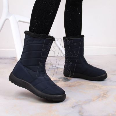 2. Insulated snow boots NEWS W EVE378C