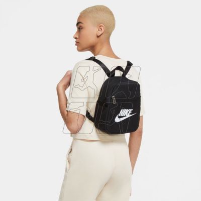 6. Backpack Nike Sportswear Futura 365 Mini CW9301 010