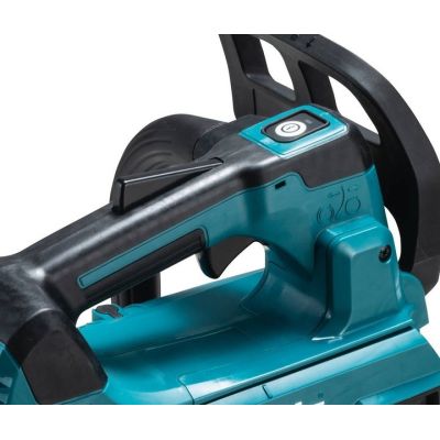 4. MAKITA.CHAINSAW 40V XGT UC004GM102 35cm 1x4.0Ah