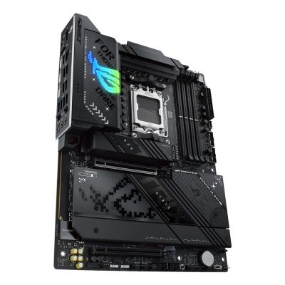 17. ASUS ROG STRIX X870-F GAMING WIFI AMD X870 Socket AM5 ATX