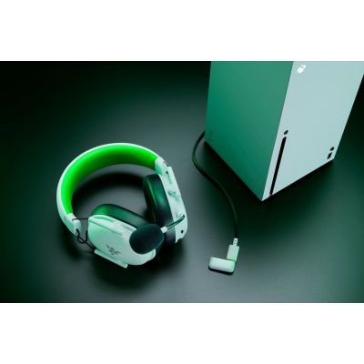 5. Razer BlackShark V3 X HyperSpeed Wireless Headband Gaming Headset USB Type-C Bluetooth White