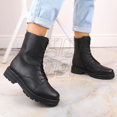 5. Comfortable insulated leather boots Remonte W RKR622 black