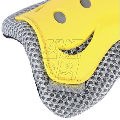 9. Spokey Shield Jr Protector Set 9506999000