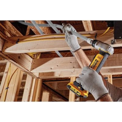 4. PEX pipe expander 18V XR 2x2 Ah