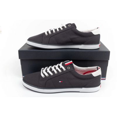 15. Tommy Hilfiger sneakers M FM0FM00596403