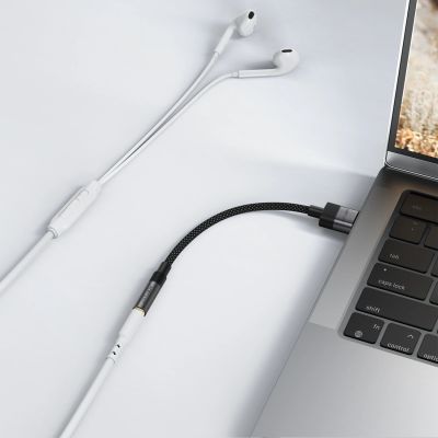 7. Acefast J13 USB-A to 3.5mm mini jack adapter - black