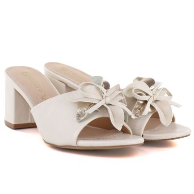 3. Women's beige flower-patterned flip-flops Potocki LE20336