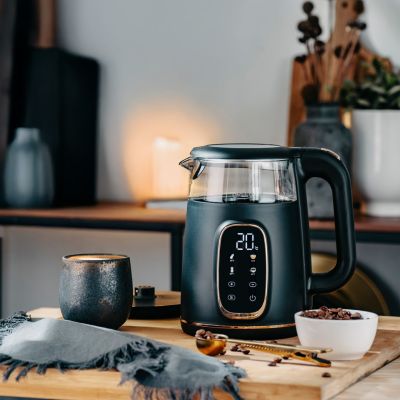 19. ADLER AD 1305 electric kettle black and gold